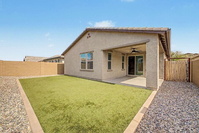 Building Photo - Glendale Home