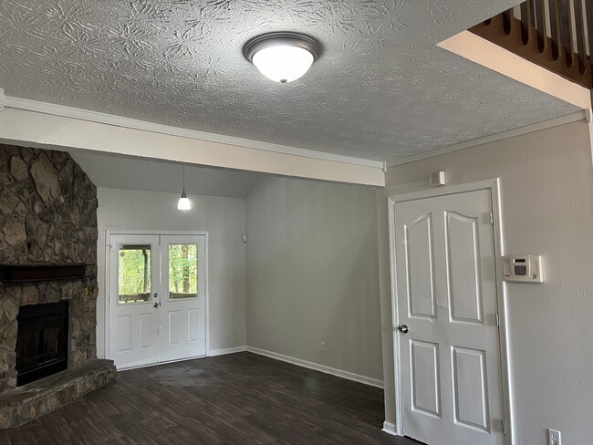 Building Photo - 5812 Trent Walk Dr