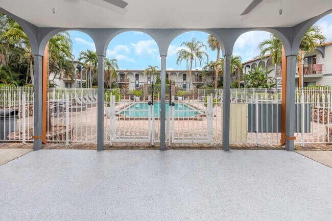 Building Photo - 4312 W Roland St