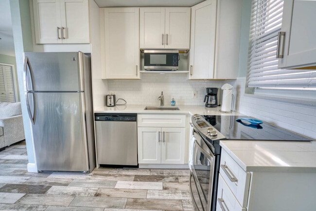 Building Photo - 5500 Bonita Beach Rd SW