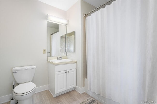 Building Photo - 107 Sutton Dr