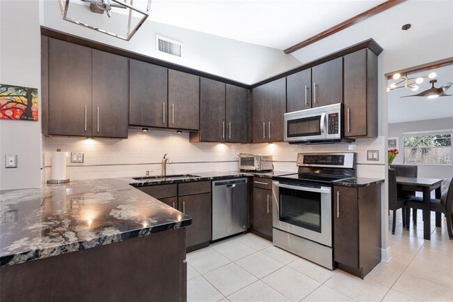 Building Photo - 5640 Westwind Ln