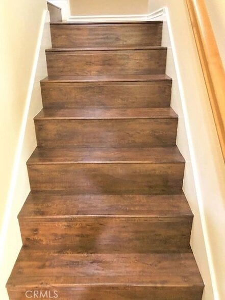 Building Photo - 243 Dewdrop