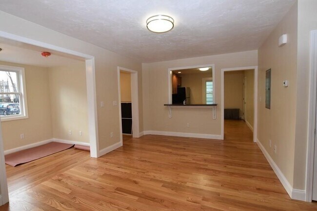 Building Photo - 23 Sawin St