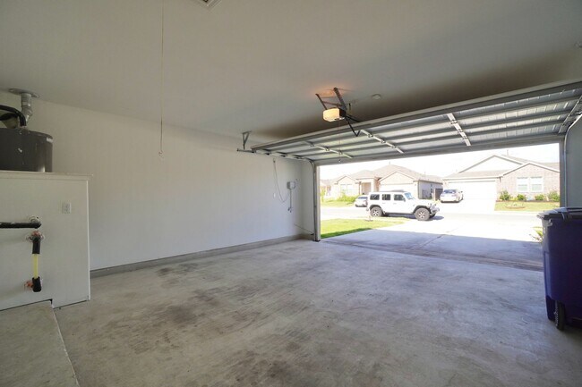 Building Photo - 10709 Steinbeck Dr