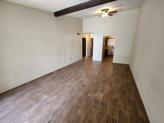 Building Photo - 3237 Missouri Ave