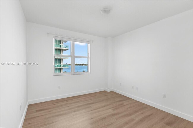 Building Photo - 7900 Harbor Island Dr