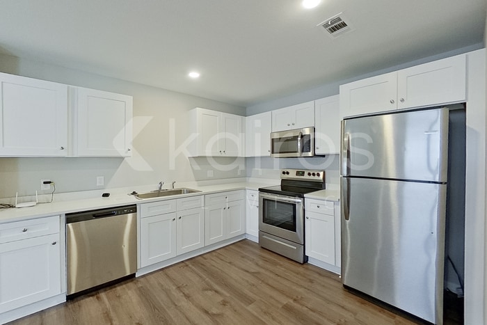 Building Photo - 52 Cottage Grove Dr