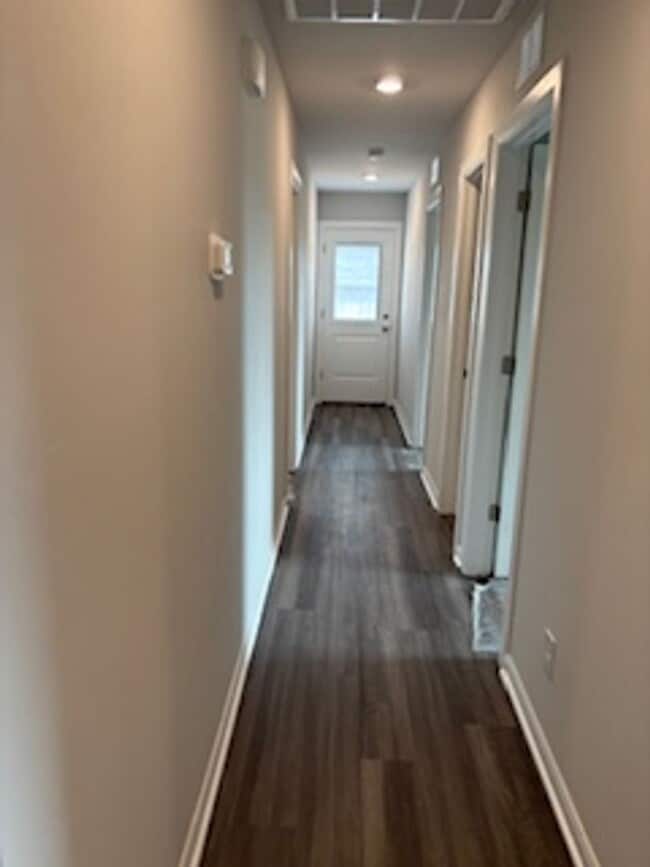 Building Photo - Beautiful New Home!