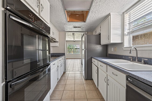 Building Photo - 23107 Bright Star Rd