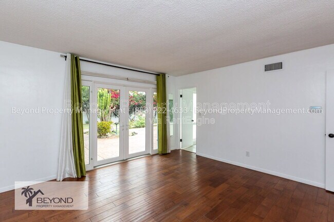Building Photo - 6536 Avenida Manana