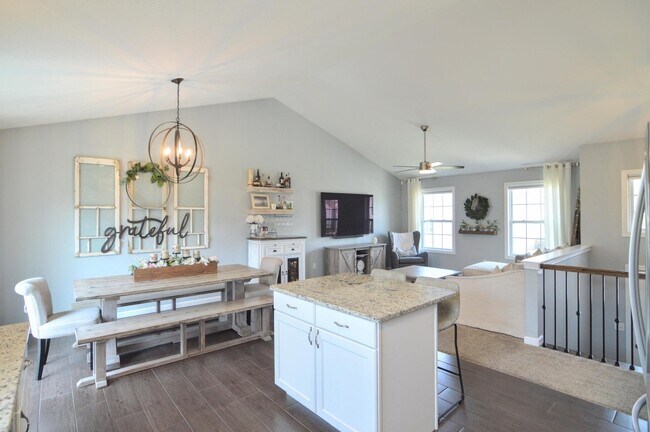 Building Photo - 226 Veneto Dr