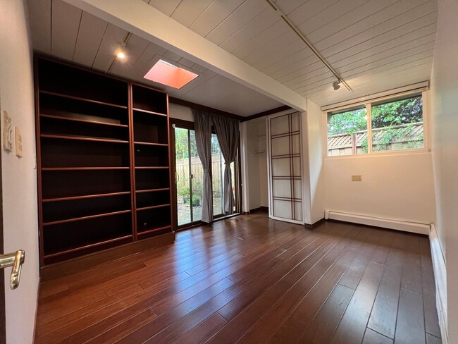 Building Photo - Palo Alto House (3 Beds / 2 Bath) with Ext...