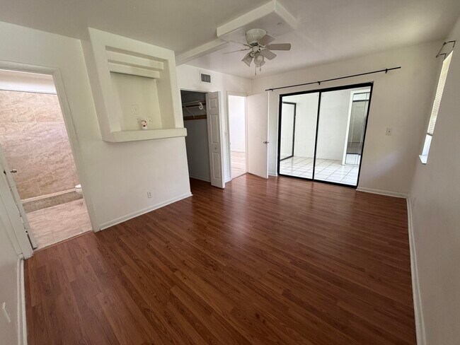 Building Photo - 8773 Shadow Wood Blvd