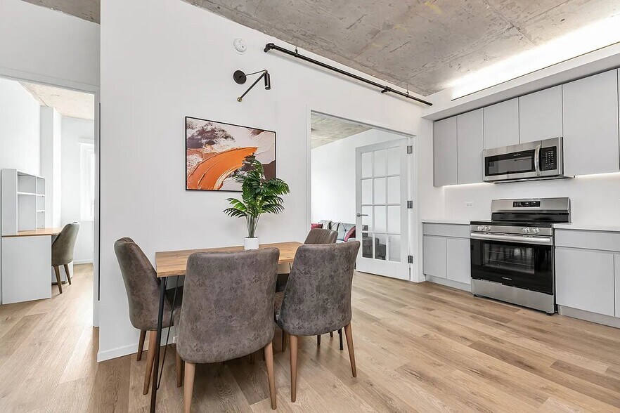Primary Photo - 4720 Third Avenue