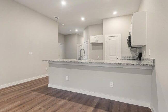 Building Photo - 2633 Baron Ave