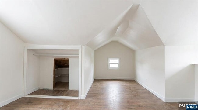 Building Photo - 33 Norwood Pl