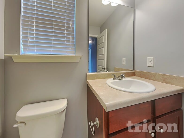 Building Photo - 500 Kirkland Dr