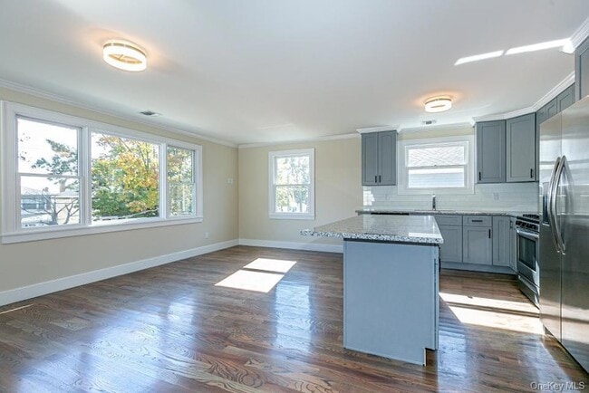 Building Photo - 207 Nassau Blvd