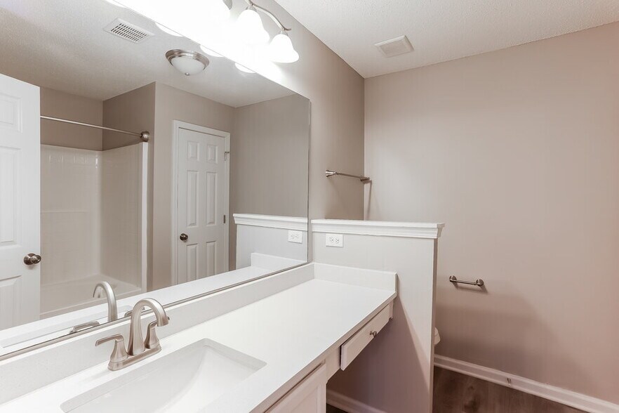 Building Photo - 4509 Ravenwood Pl