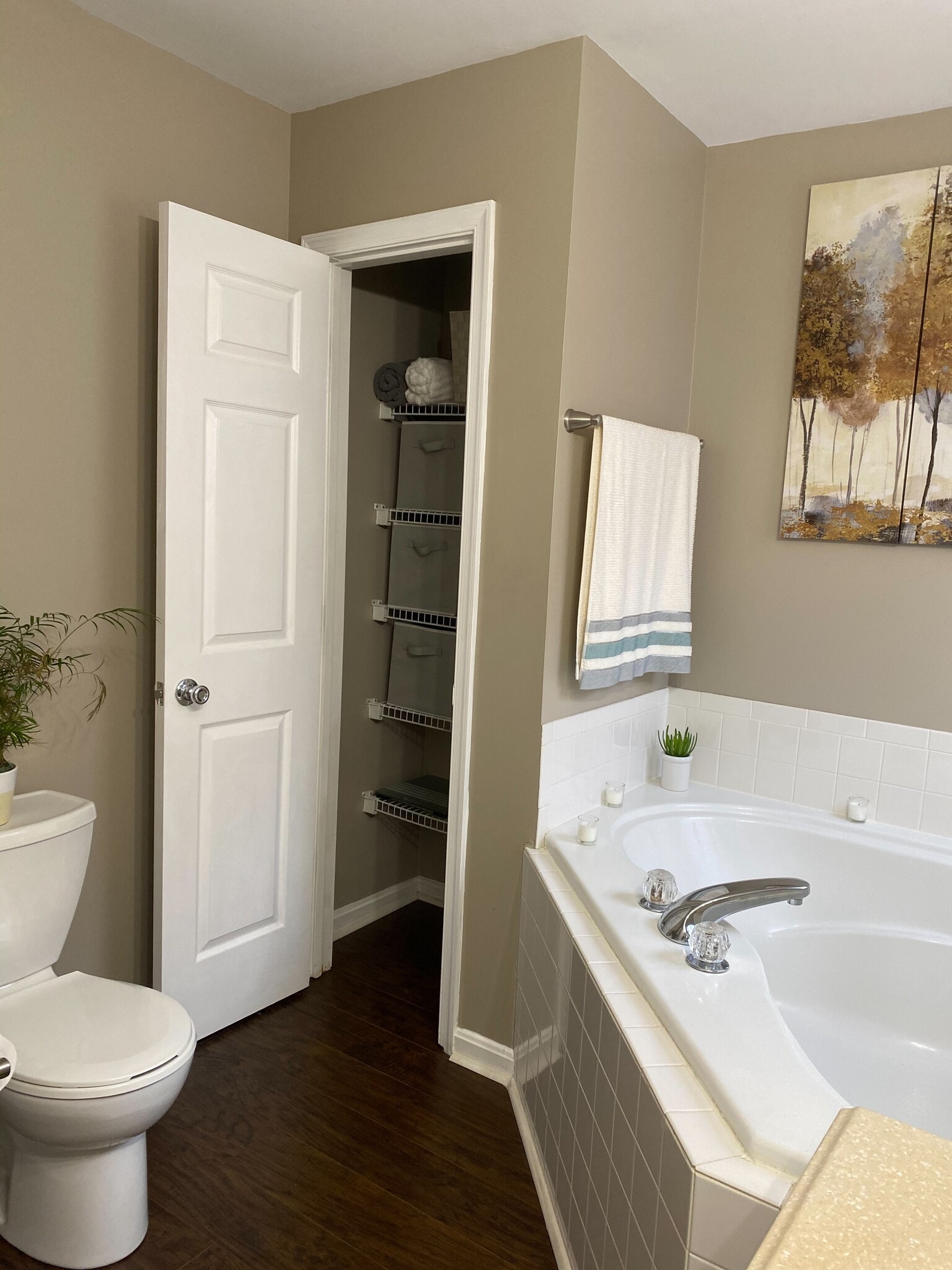 Building Photo - 3861 Shiner Ct