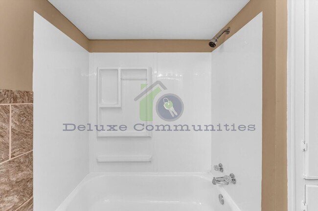 Building Photo - 655 High St SW