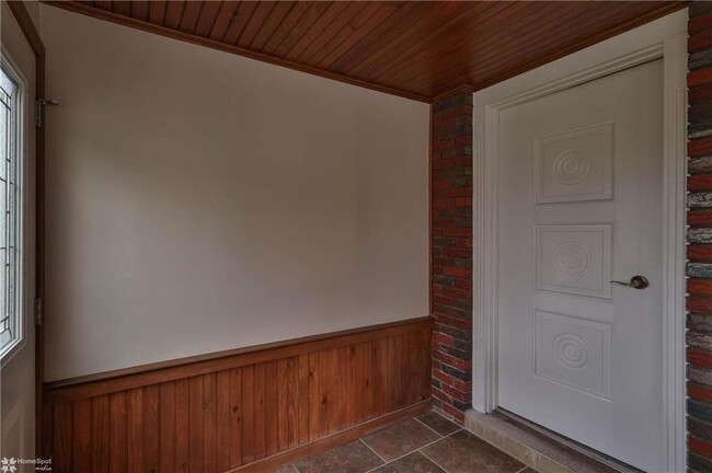 Building Photo - 2332 Seipstown Rd