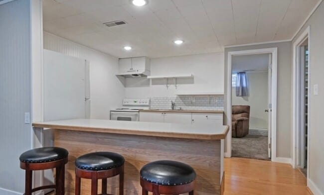 Building Photo - 1865 S Spring Creek Dr