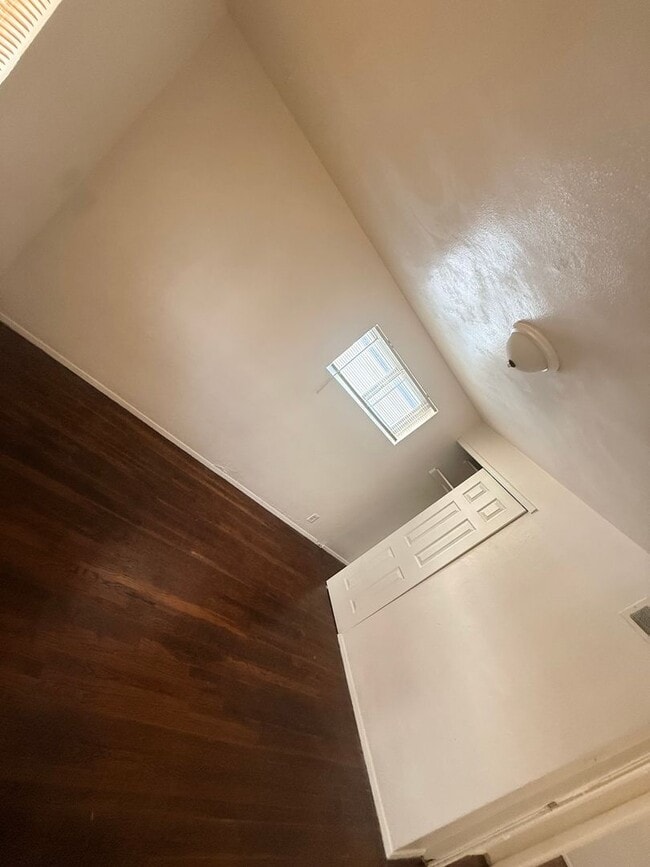 Building Photo - Charming 3 Bedroom 1 Bath Home for Rent Ready 1,300.00 Great Location