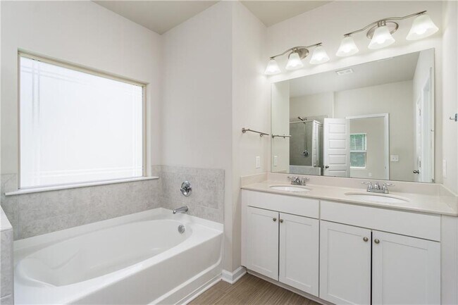 Building Photo - 67 Summer House Ct