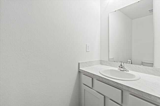 Building Photo - 82 Vero Dr