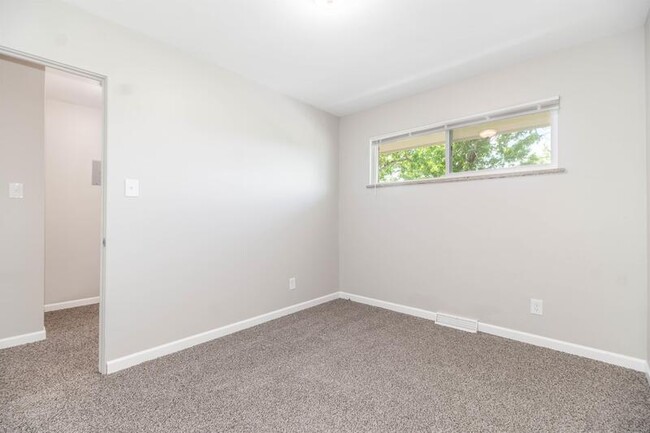 Building Photo - 1613 Fenton St