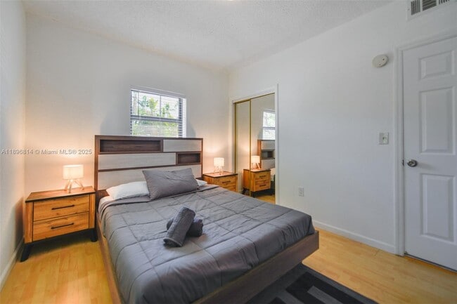 Building Photo - 655 NE 62nd St