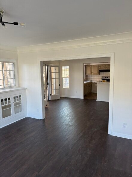 Building Photo - 1241 4th Ave