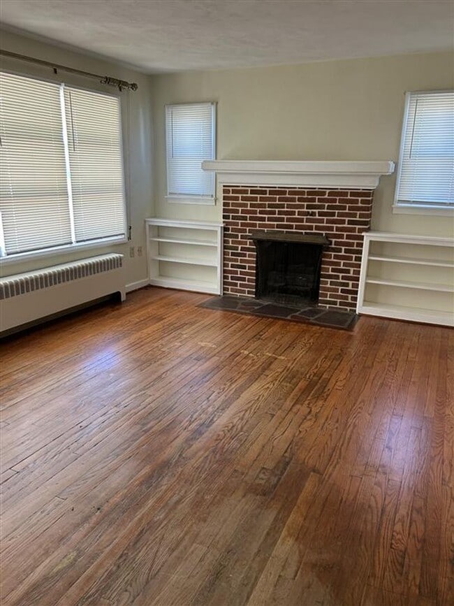 Building Photo - Coming Soon!! 4 Bedroom in Central School ...