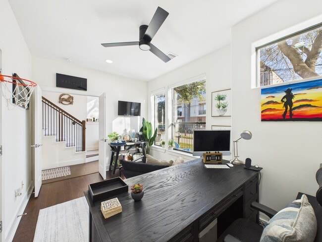 Building Photo - 1404 Spring St