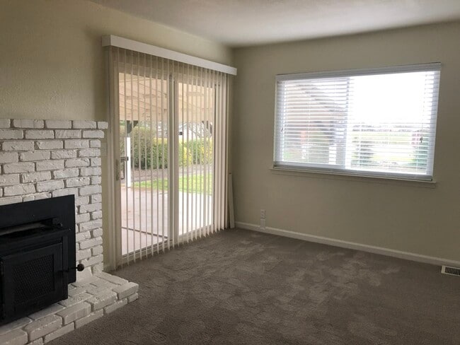 Building Photo - 9610 Sheldon Rd