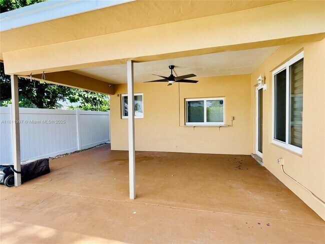 Building Photo - 8520 NW 15th St