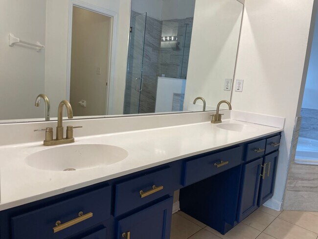 Building Photo - Beautiful Spacious Home in Deland