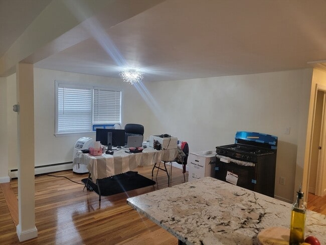 Building Photo - 54 Greaton Rd