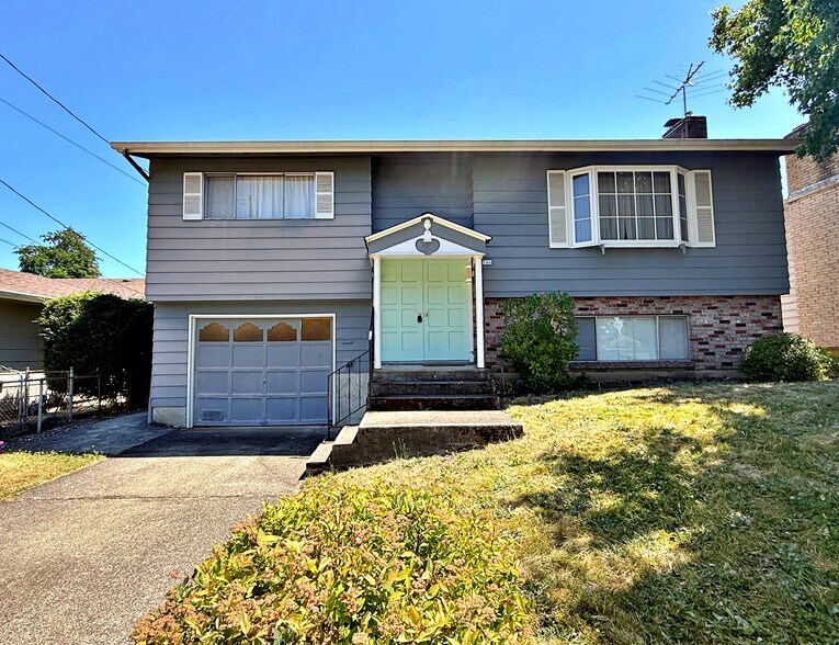 Building Photo - 2746 SE 73rd Ave