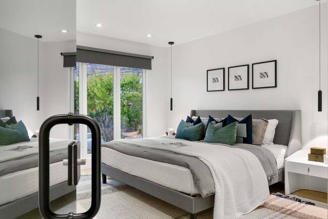 Building Photo - Updated and Modern 4 Bed + Office, 3.5 Bat...