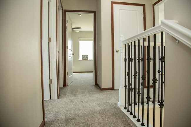 Building Photo - 6355 Pawnee Ln
