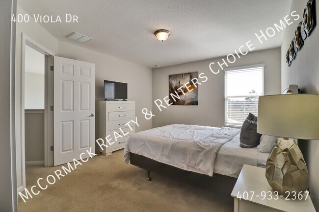 Building Photo - 400 Viola Dr