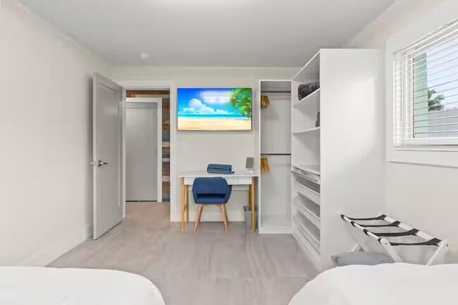 Building Photo - 322 NW 4th Ave