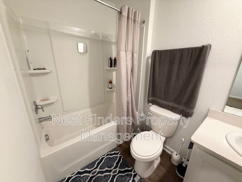 Building Photo - 12743 Barrack Ln