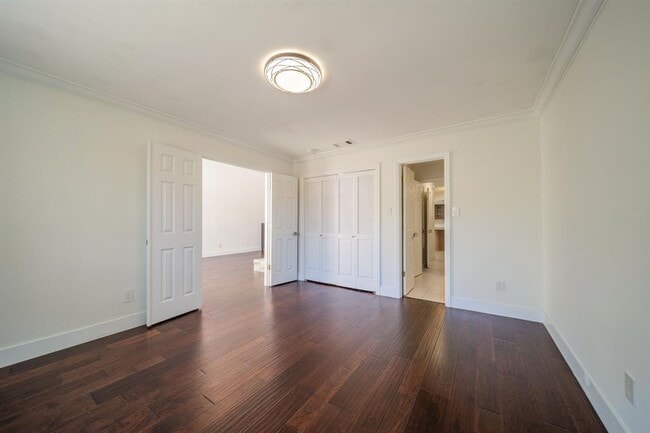 Building Photo - 8402 Alta Mesa