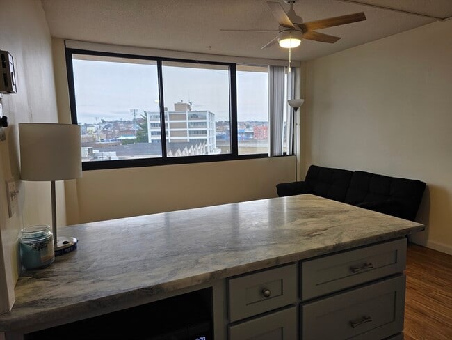 Building Photo - 70 Southbridge St