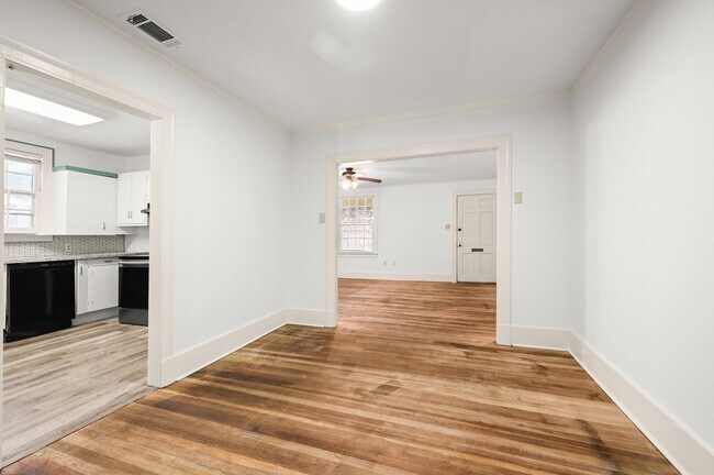 Building Photo - 1630 College Dr