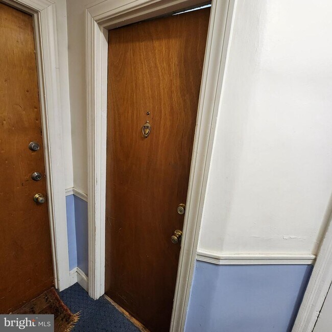 Building Photo - 400 W Hortter St
